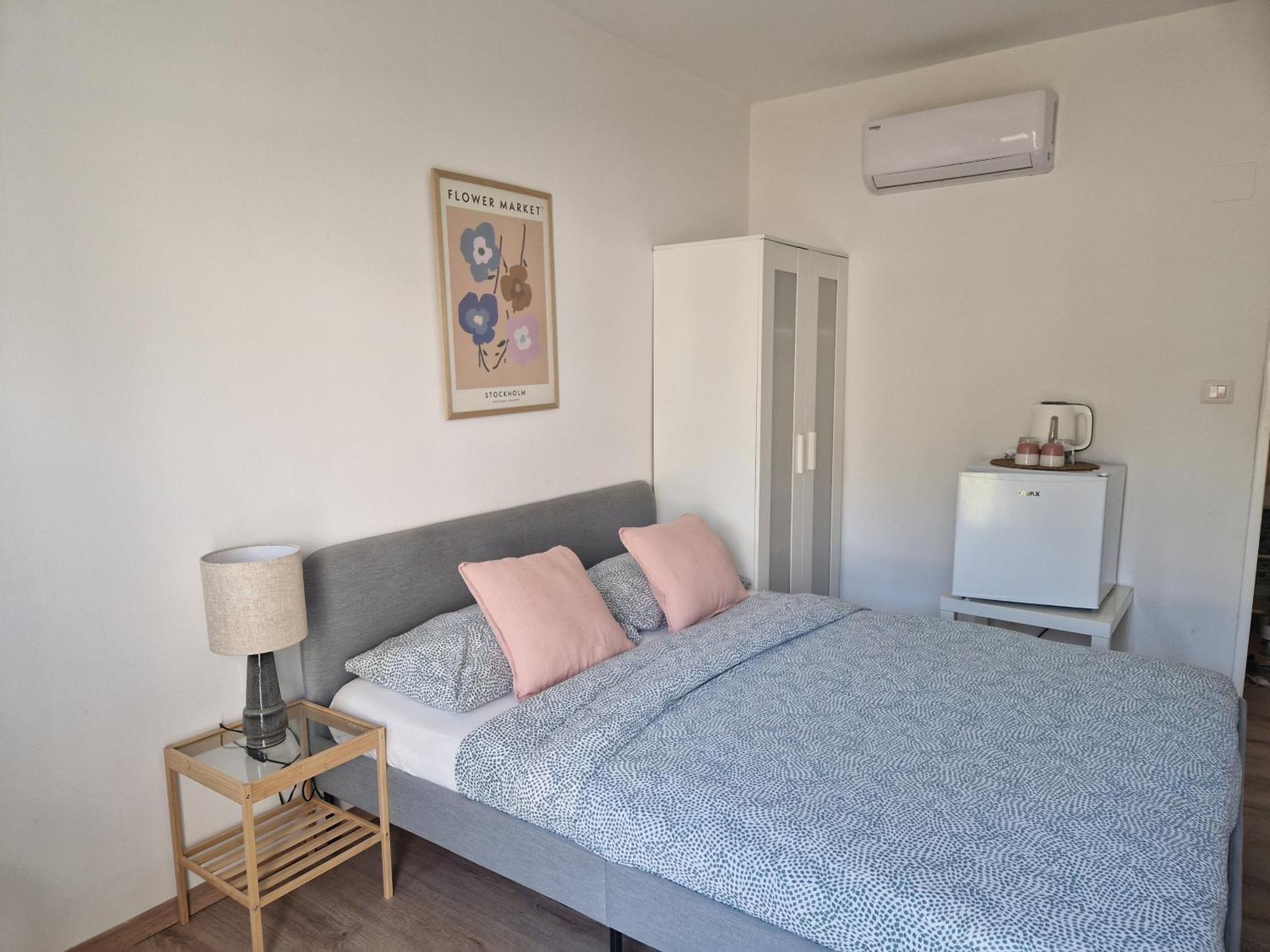 Rooms Lav 乌马格 外观 照片